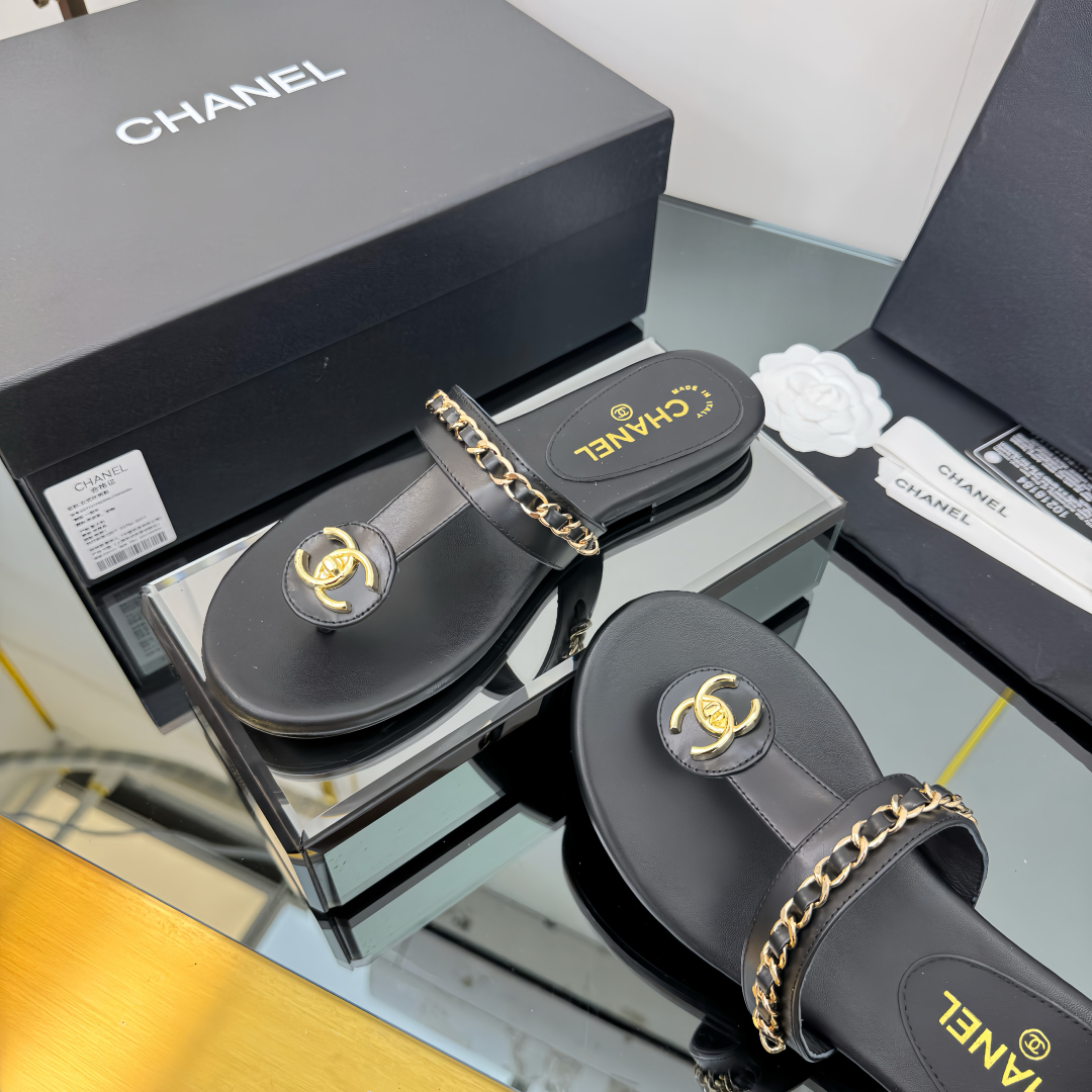 Elegant Women's Sandals with Lambskin and Chain Detail | Stylish & Comfortable 5 cmp i1743030455287 6780 0 3