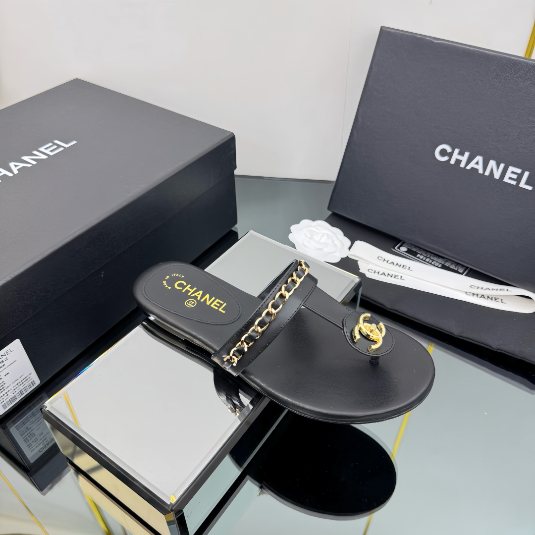 Elegant Women's Sandals with Lambskin and Chain Detail | Stylish & Comfortable 8 cmp i1743030456066 876 0 6