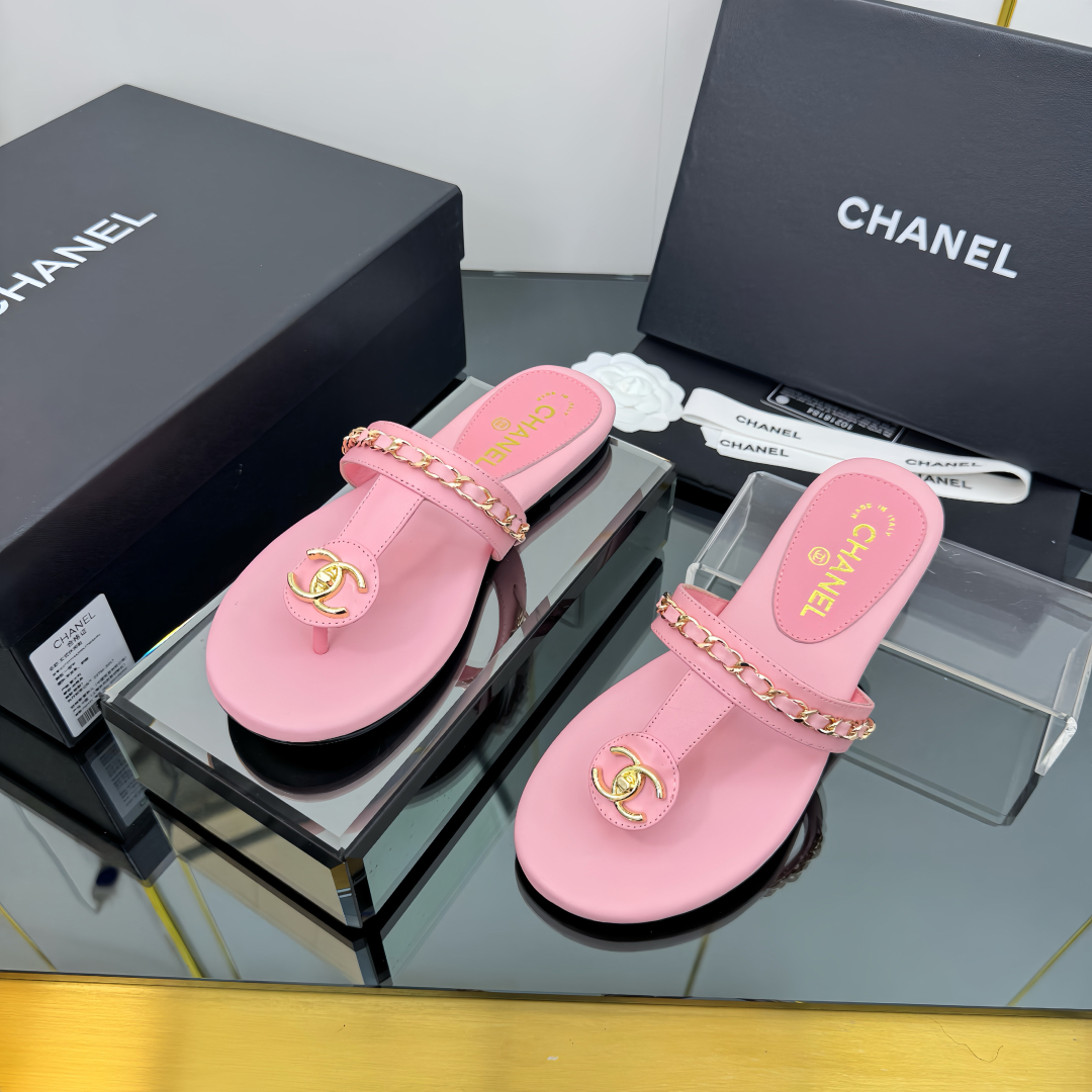 Chanel Women's Pink Leather Thong Sandals with Chain Detail - Summer Essential 8 cmp i1743030540930 8608 0 6