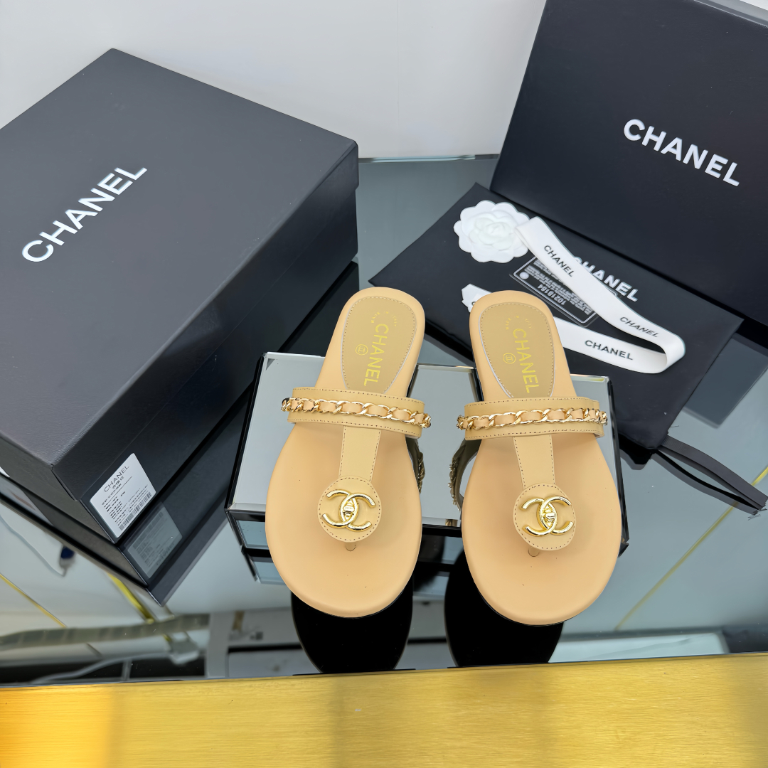 Chanel Women's Beige Leather Thong Sandals with Chain Detail 4 cmp i1743030566872 8440 0 1