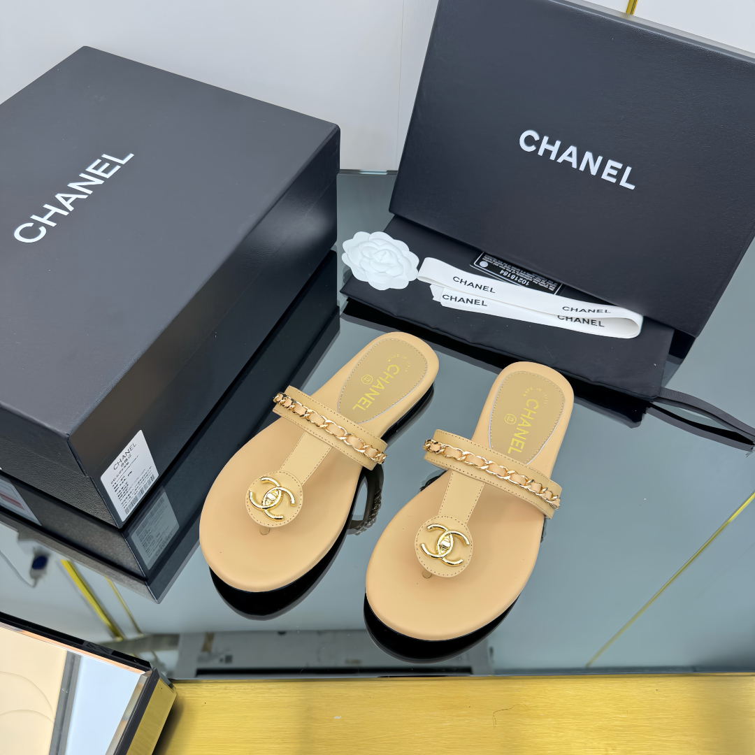 Chanel Women's Beige Leather Thong Sandals with Chain Detail 3 cmp i1743030566873 9894 0 0