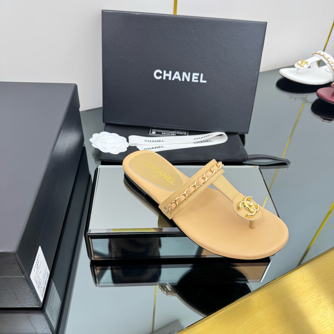 Chanel Women's Beige Leather Thong Sandals with Chain Detail 6 cmp i1743030569738 6078 0 3