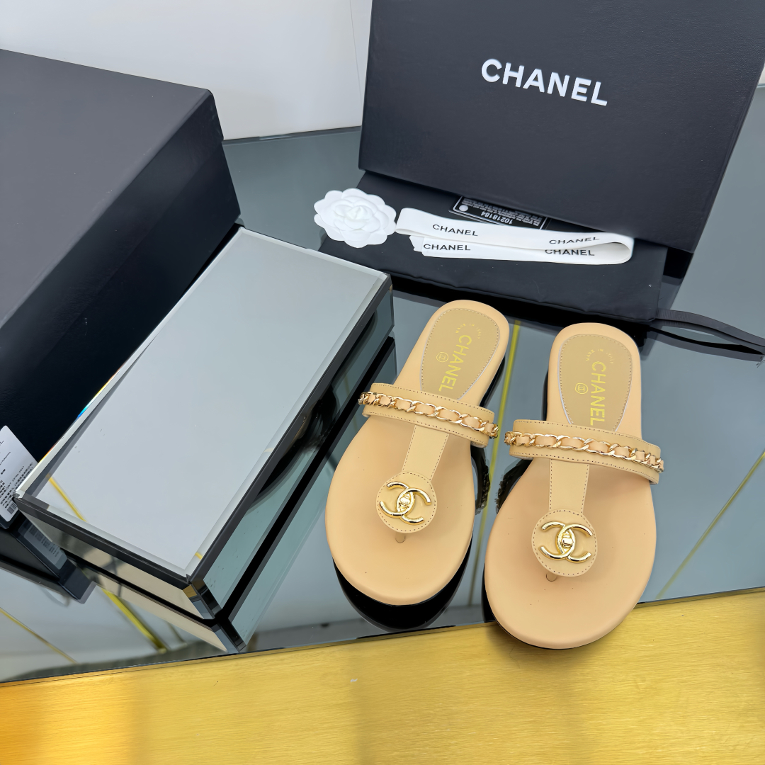 Chanel Women's Beige Leather Thong Sandals with Chain Detail 8 cmp i1743030569776 7837 0 5