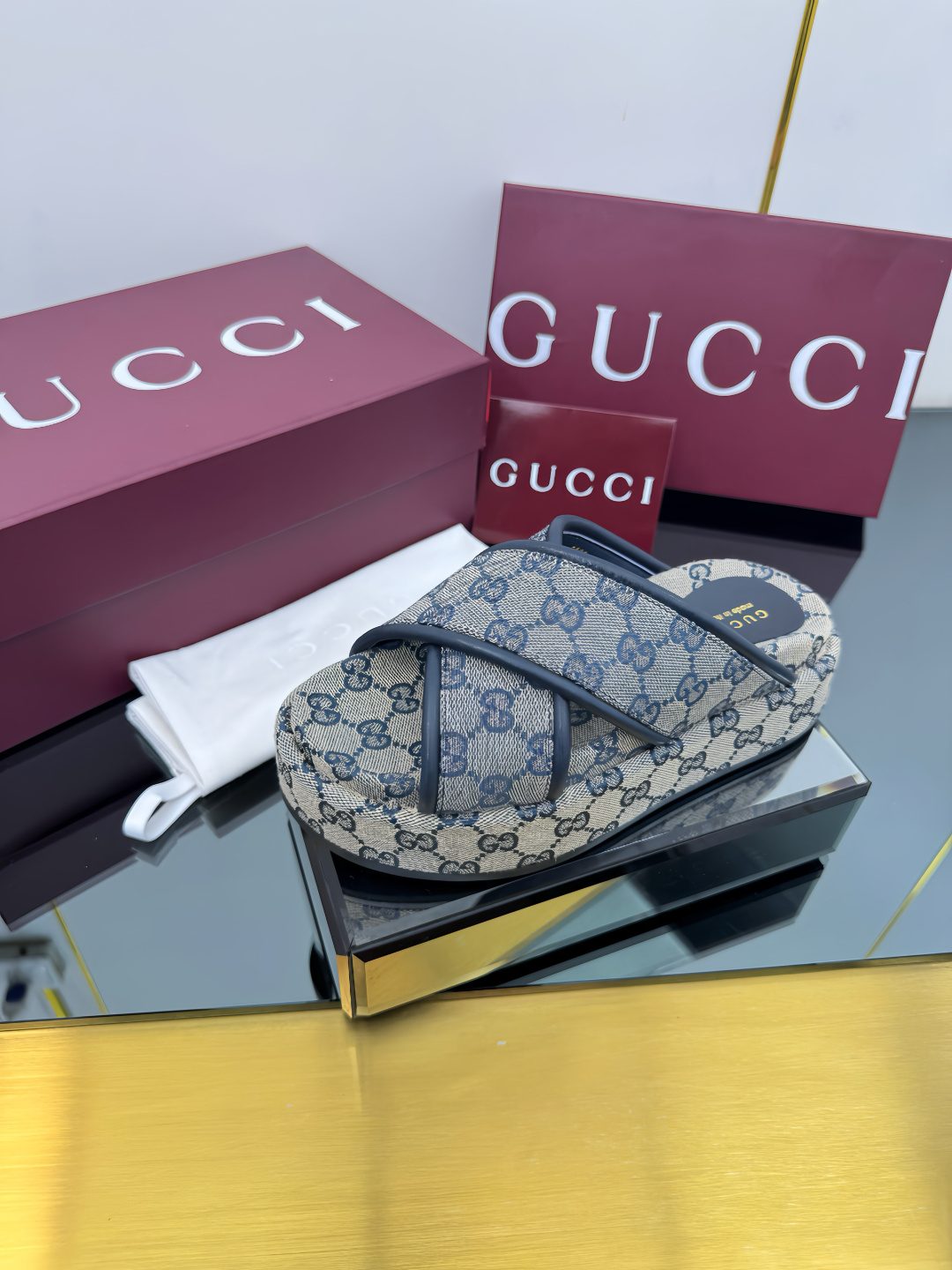 NO:245745,Gucci thick-soled classic GG cross canvas cross-belt slippers Leg-pulling artifact yp one to one restore, all details Material Comfort All the same as the original version Replica scale 98 yards 35-44, slippers, gucci, slippers19860909Gucci 厚底经典GG交叉帆布交叉带拖鞋 拉腿增高神器 yp一比一还原,所有细节 材质 舒适度 全部跟原版一样了 复刻度98码数35-44,拖鞋,gucci,slippers,Women's Shoes