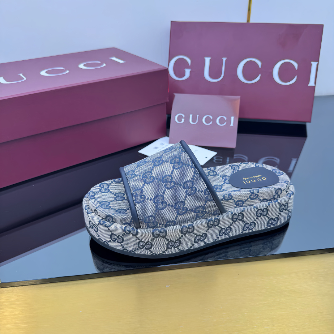NO:245751,Gucci thick-soled classic GG embroidered canvas slippers, leg pulling and increasing height artifact yp one to one restore, all details, material, comfort, all the same as the original version, replica scale 98. Size 35-44, slippers, gucci, slippers19860909Gucci 厚底经典GG刺绣帆布拖鞋 拉腿增高神器 yp一比一还原,所有细节 材质 舒适度 全部跟原版一样了 复刻度98.码数35-44,拖鞋,gucci,slippers,Women's Shoes