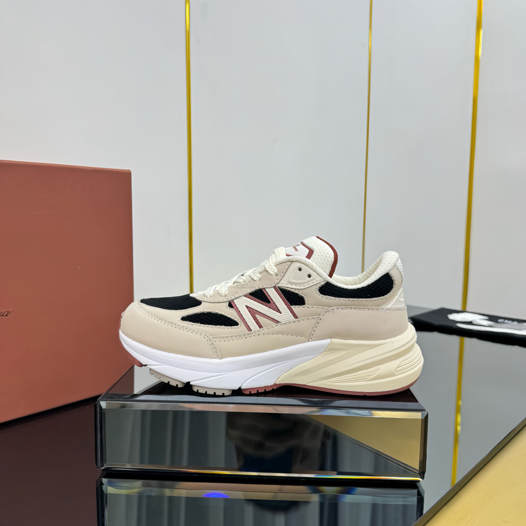 NO:256631,The top luxury joint brand Loro Piana ×NB limited edition, same style as Pei Zhuxuan | Korean style ~ Korean drama female lead LP＊NB The fantasy crossover of the two brands is that it has the low-key luxury of LP and does not lose the usual sports atmosphere of NB. It is a perfectly advanced casual style. The same style as men and women. This joint brand is based on the American 990V6 shoe model. The upper is made of cream and gray-brown splicing. The N-line logo is added to the sole and the tongue. The 