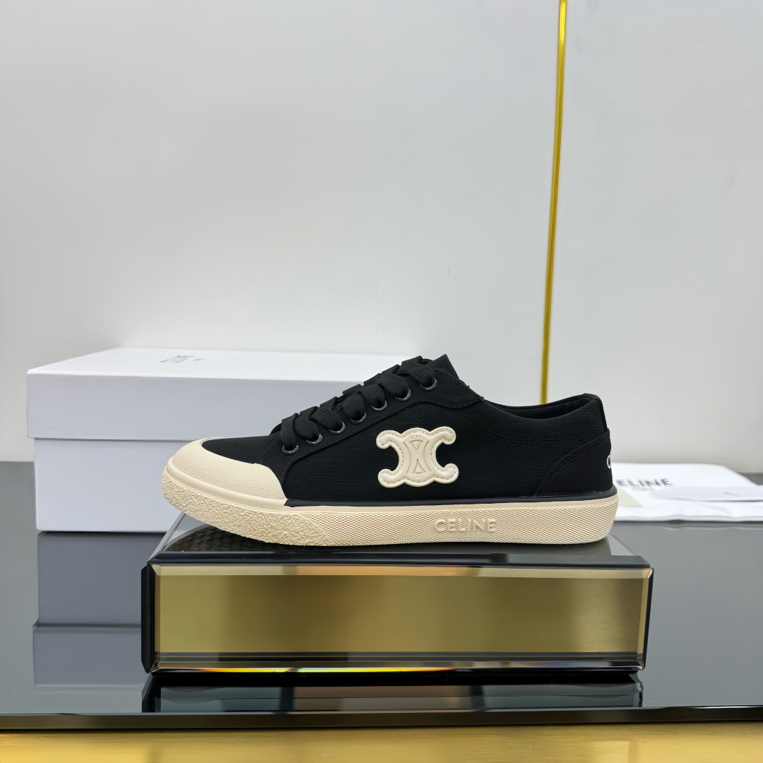 NO:256584,Celine 2025 spring and summer new Alan Triomphe series canvas shoes on the side of the new shoes with brand elements Arc de Triomphe rubber sole adopts wavy pattern design and anti-slip wear resistance. A fashionable and versatile canvas shoes that are worth owning. Fabric: Original custom canvas Inner: Original custom breathable weaving outsole: Anti-slip rubber outsole Size: 35-40, casual shoes/sports shoes, celine, celine, sneakers19860909Celine 赛琳2025春夏新品Alan Triomphe系列 帆布鞋上新鞋侧面搭配品牌元素凯旋门橡胶贴饰鞋底采用波浪纹设计防滑耐磨一款时尚百搭显瘦于一体的帆布鞋值得拥有 面料: 原版定制帆布 内里: 原版定制透气织布 大底: 防滑橡胶大底 Size: 35-40,休闲鞋/运动鞋,celine,celine,sneakers,Women's Shoes