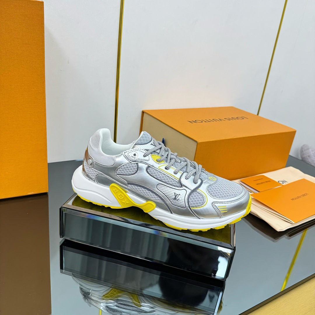 NO:411249,Couple model 2025 new LV couples same sneakers, popular and popular official website synchronization fabric, special material printing process. Inner, breathable grid size (35-42 for women) (39-46 for men, 45-46 for custom-made), dad shoes, louis vuitton, sneakers19860909情侣款 2025年新款LV情侣同款运动鞋,火爆来袭官网同步 面料,采用特殊材料印压工艺. 内里,透气网格 码数（女款35-42）（男款39-46,45-46定做）,老爹鞋,louis vuitton,sneakers,Women's Shoes