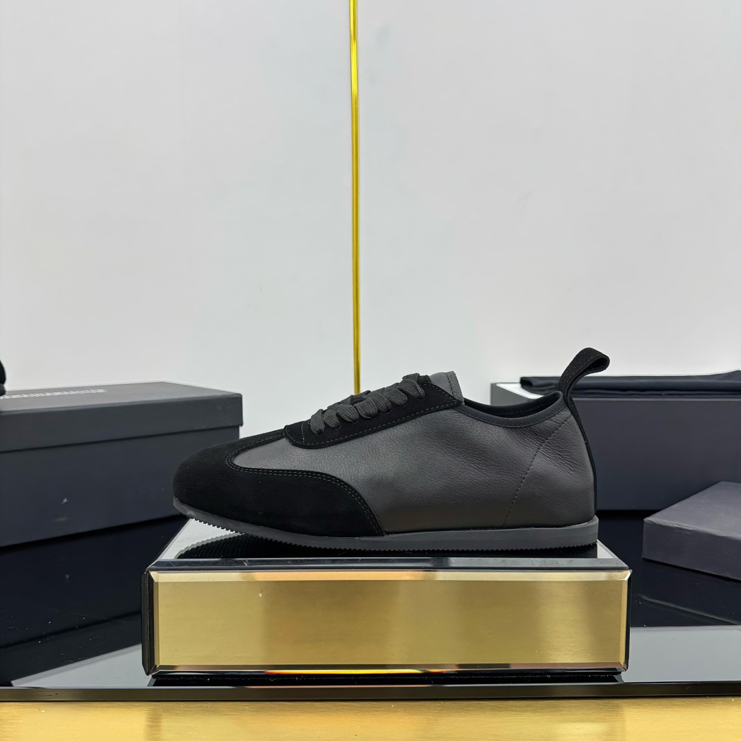 Spanish-Specific Leisure Shoes: ANN ANDELMAN’s Unique and Stylish Design