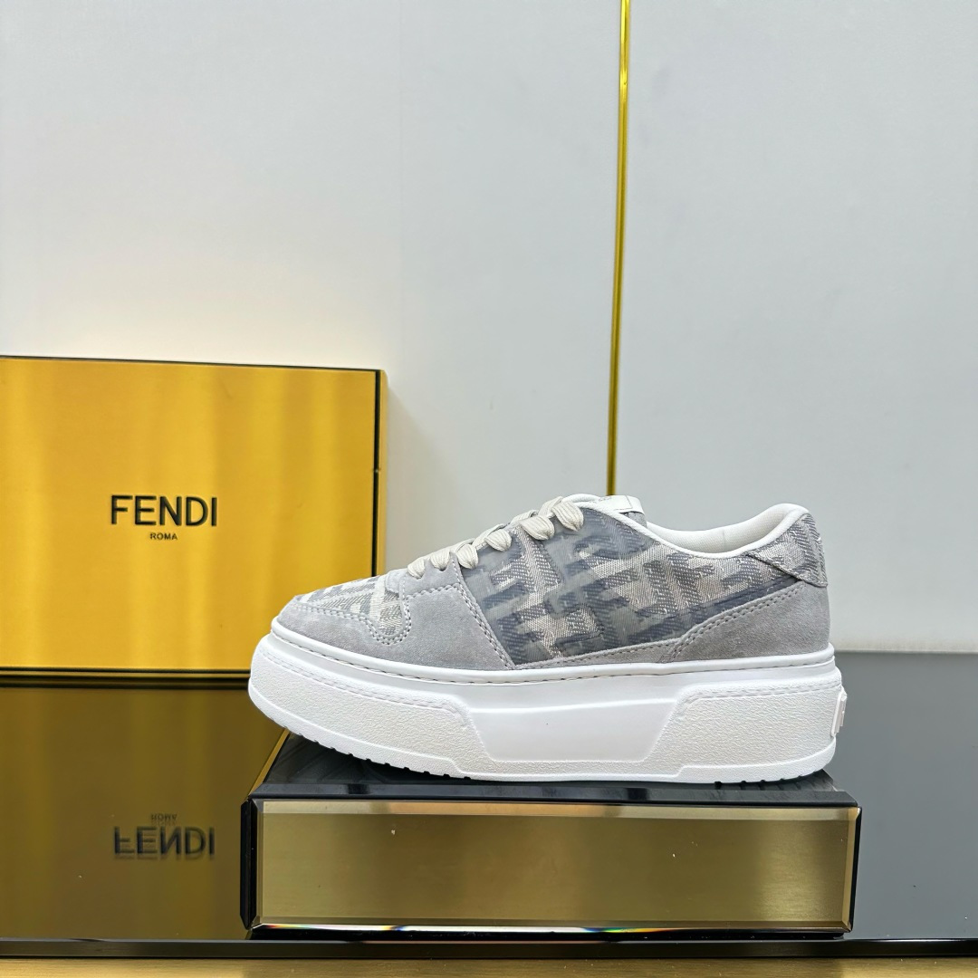NO:411266,#film model #Fendi new thick-soled shoes casual sneakers FD thick-soled match Upgraded new model Full leather splicing FF retro design Injected fresh blood with FF retro design Super good looking and versatile upper film/cowhide stitching combination The double F logo with raised sides is breathable and bridy inside, lightweight, comfortable and versatile original TPU outsole Size women's 35-40, casual shoes/sports shoes, fendi, sneakers, cowhide19860909#胶片款 #芬迪新款厚底板鞋休闲运动鞋 FD 厚底match 升级新款 全皮面拼接 新鲜血液注入加FF复古的设计 超好看百搭 鞋面胶片/牛皮面拼接组合 侧面凸起的双F logo内里采用透气布里 轻便 舒适百搭 原版TPU大底 Size女款35-40,休闲鞋/运动鞋,fendi,sneakers,cowhide,Women's Shoes