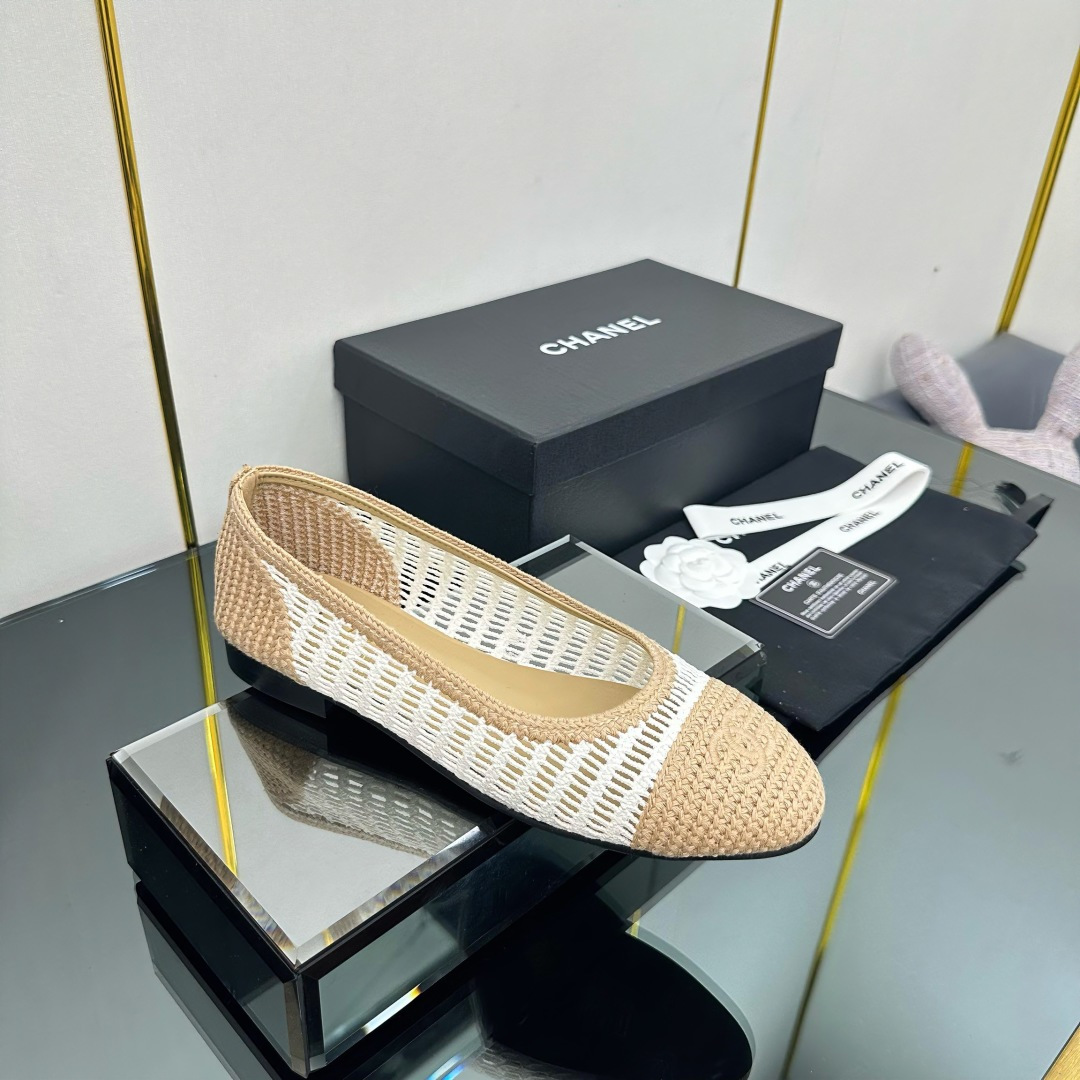 NO:248465,Chan*l classic and latest, woven hot slingback small fragrant sandals!  Single shoes!  Just like what Ms. Coco Chanel said is that the popularity is fleeting, but the style lasts forever!  This pair of empty shoes is the classic among Xiangjia classics!  The two-color combination is simple and exquisite. The universal evergreen style in the counter is always out of date!  The counter is original leather material, imported sheepskin lining, and imported cowhide leather soles from Italy!  Top quality, Size35-40 (34 40 41 42 43 customized), ballet shoes, chanel, chanel, chanel, sandals, cowhide, sheepskin19860909chan*l经典最新,编织爆款slingback小香凉鞋！单鞋！ 就像coco香奈儿女士说的流行稍纵即逝,但风格永存！这双后空鞋就是香家经典中的经典！双色搭配,简约精致,专柜里的万能长青款,永远不过时单品！ 专柜原版皮料,进口羊皮内里,意大利进口牛皮革鞋底！ 顶级品质,Size35-40（34 40 41 42 43定做）,芭蕾舞鞋,chanel,chanel,chanel,sandals,cowhide,sheepskin,Women's Shoes