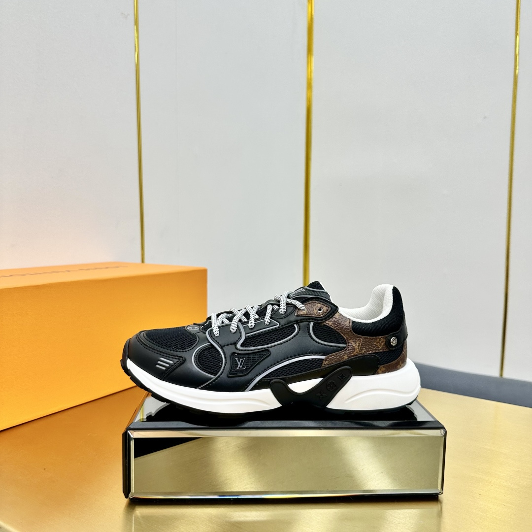 NO:255226,The top version of the ordinary version, couples, new LV couples' same sneakers, popular and popular, the official website synchronized fabric, special material printing and pressing process. Inner, breathable grid, size (35-42 for women) (39-46 for men, 45-46 for men), dad shoes, louis vuitton, sneakers19860909普通版本顶级版本 情侣款 年新款LV情侣同款运动鞋,火爆来袭官网同步 面料,采用特殊材料印压工艺. 内里,透气网格 码数（女款35-42）（男款39-46,45-46定做）,老爹鞋,louis vuitton,sneakers,Women's Shoes