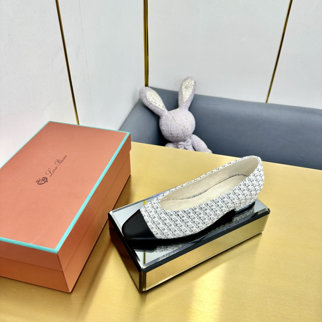 NO:239866,Loropiana classic ballet shoes are not used as ordinary goods in the market [Fireworks][Fireworks] Top version with Italian leather sole. LP has always been designed with easy-to-wear comfort. In recent years, the old-fashioned style is super, and ballet shoes are no exception. The simple design concept is particularly simple with the brand's classic colors.  !  Code 35-41 (40 41 size custom made without return or exchange), ballet shoes, loro piano, loro piano, Leather soles19860909Loropiana经典芭蕾舞鞋不做市场普通货 [烟花][烟花] 顶级版本配意大利真皮大底 LP一直是以好穿舒适为主的设计风格 这几年老钱风穿搭超级 芭蕾舞鞋也不例外 简约的设计理念搭配品牌经典的颜色做点缀显得格外极简！！配码 35-41(40 41码定做不退换),芭蕾舞鞋,loro piana,loro piana,Leather soles,Women's Shoes