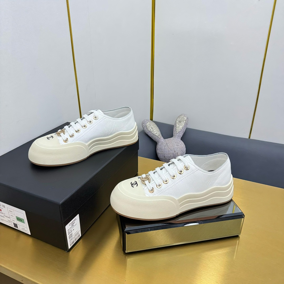 Chanel香奈儿 2025饼干鞋 スポーティ&スタイリッシュデザイン