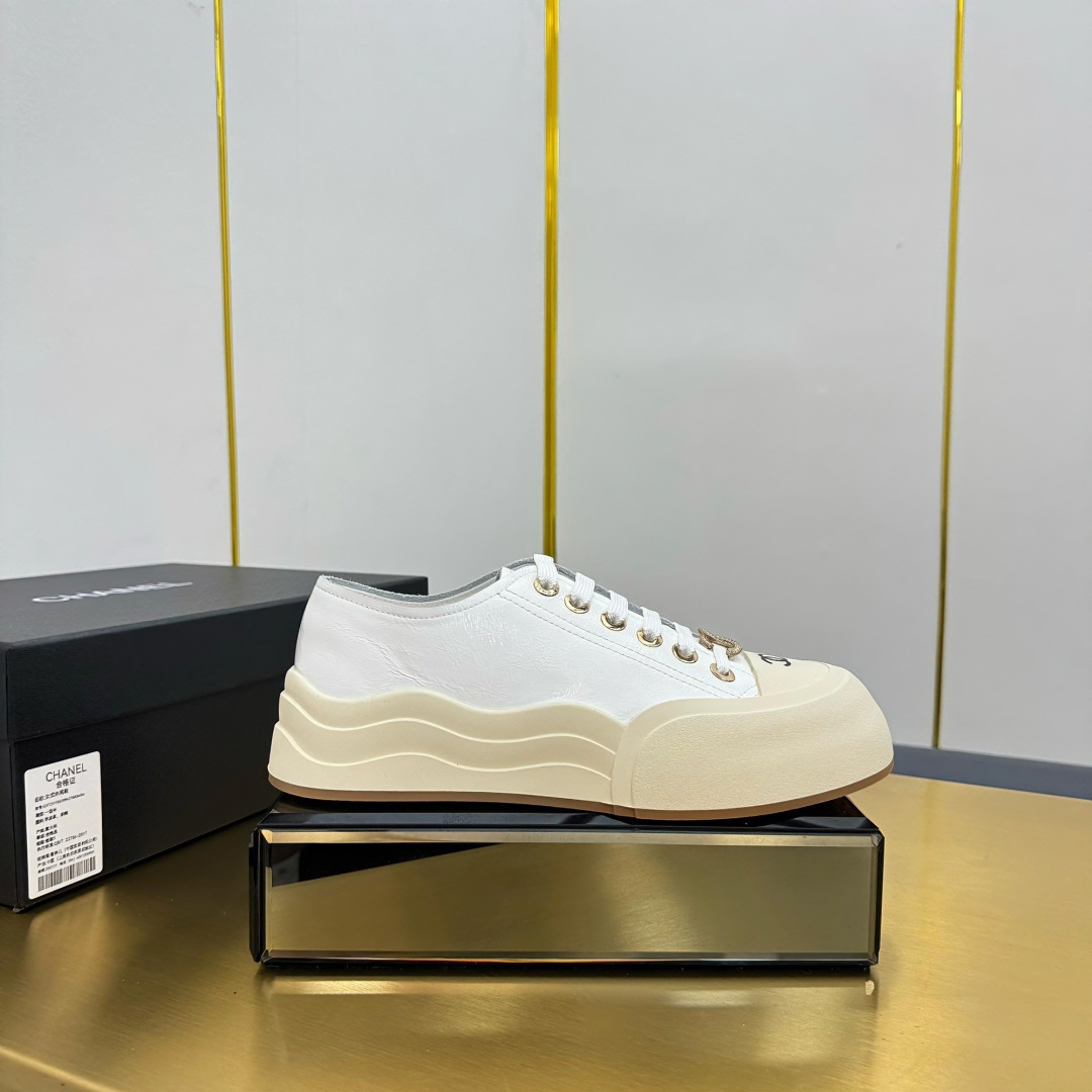 Chanel香奈儿 2025饼干鞋 スポーティ&スタイリッシュデザイン