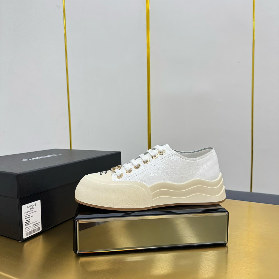 Chanel香奈儿 2025饼干鞋 スポーティ&スタイリッシュデザイン