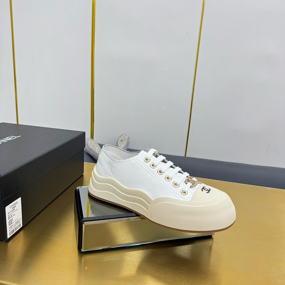 Chanel香奈儿 2025饼干鞋 スポーティ&スタイリッシュデザイン