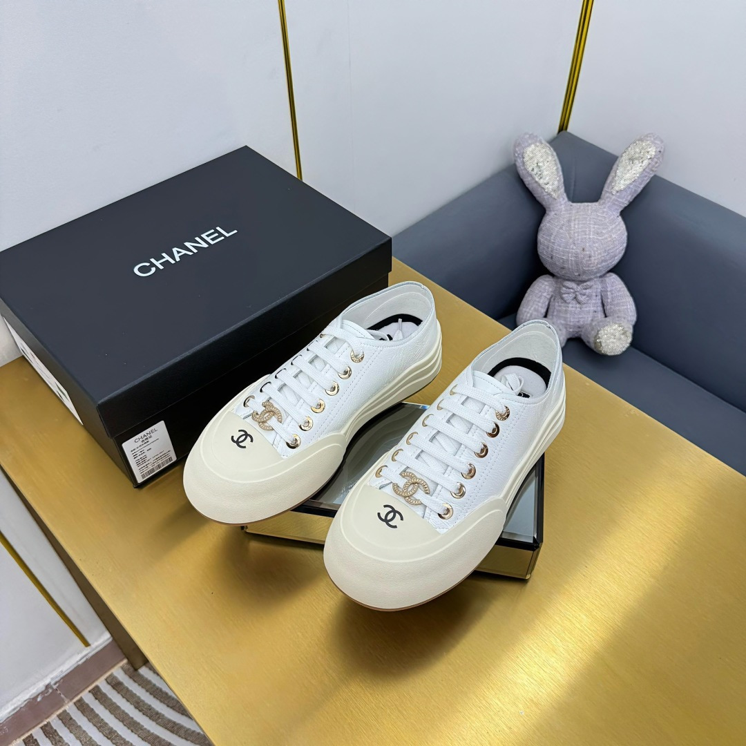 Chanel香奈儿 2025饼干鞋 スポーティ&スタイリッシュデザイン