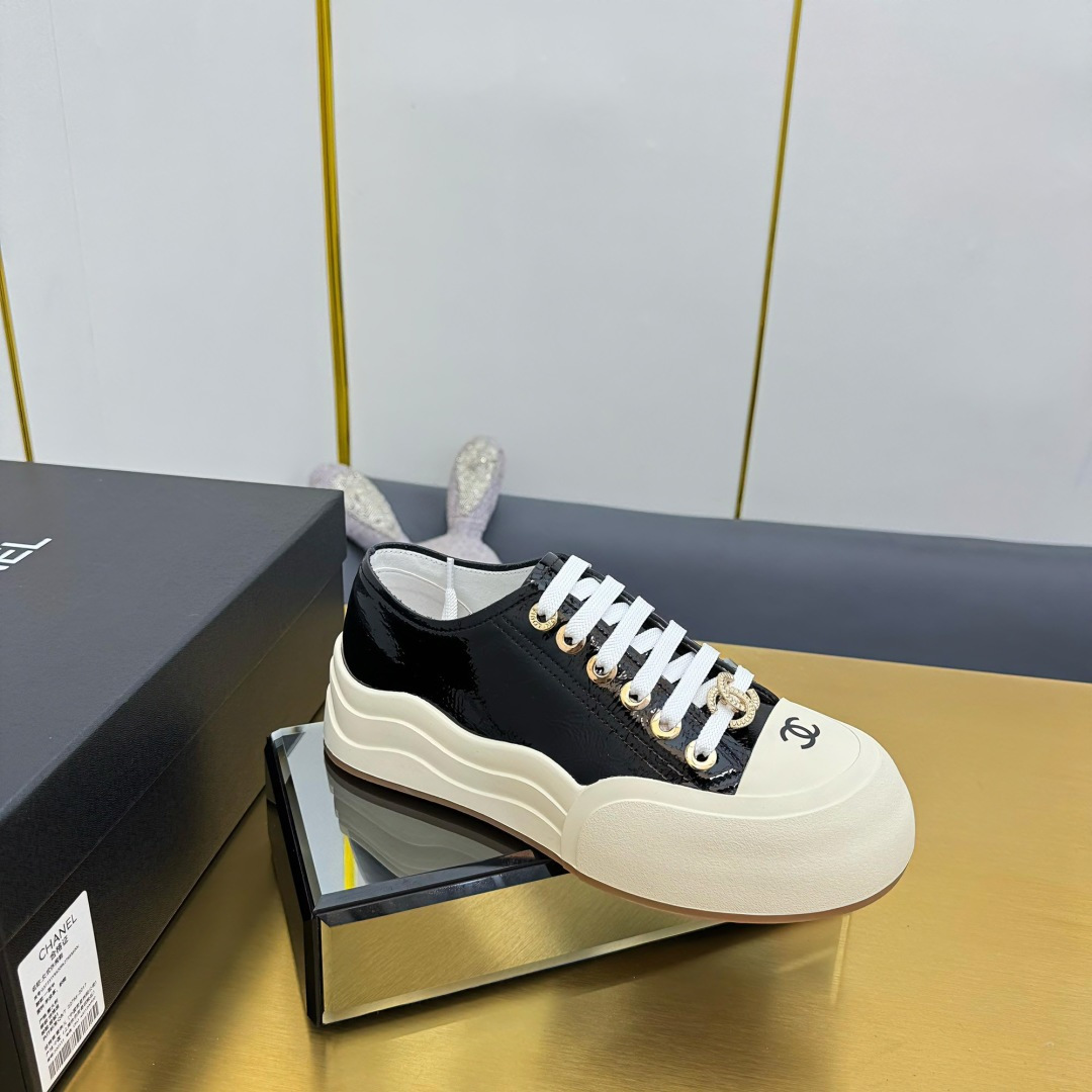 Chanel香奈儿 2025春夏モデル おしゃれな饼干鞋