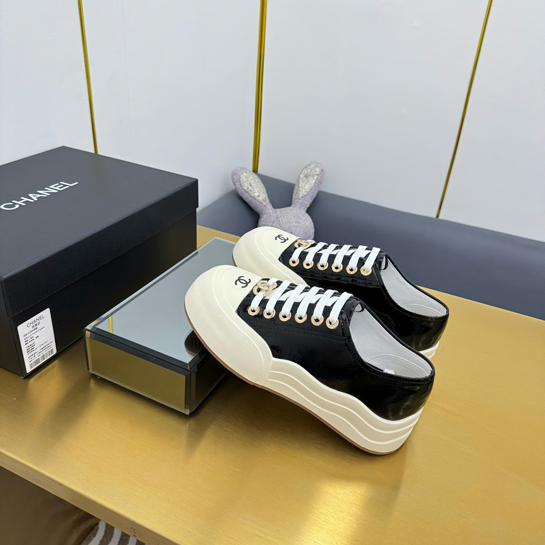 Chanel香奈儿 2025春夏モデル おしゃれな饼干鞋