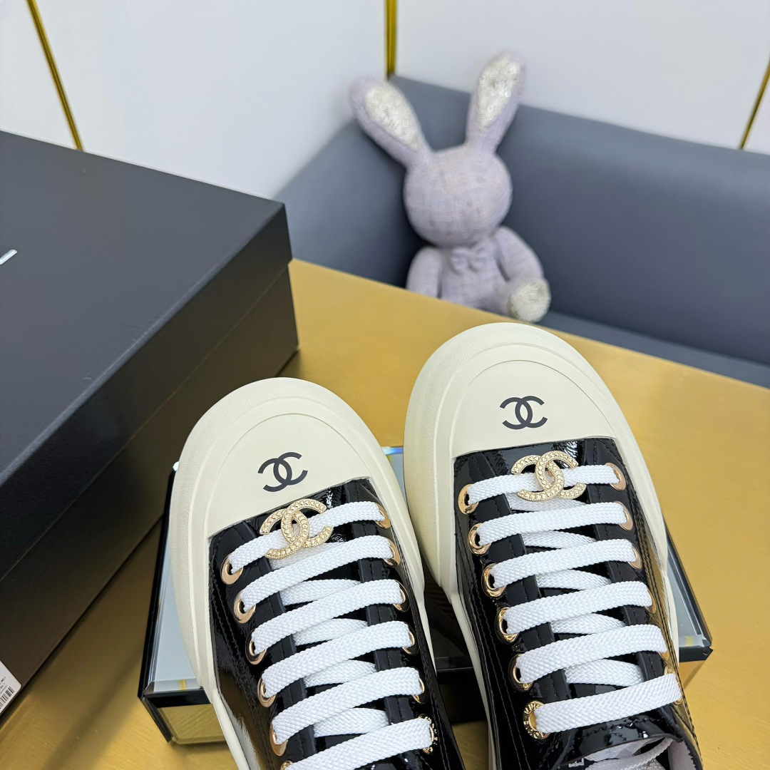 Chanel香奈儿 2025春夏モデル おしゃれな饼干鞋