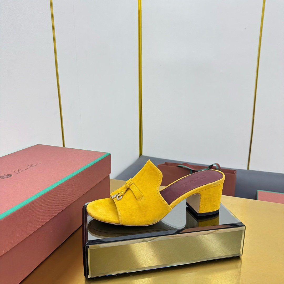 NO:440014,High-end (mainly multi-color) New product is available, same style of knitted sandals | Made of Wish Yangjing fabric | Upper is made of unique knitted fabric making process | Double-layer sheepskin, footbed silk sheepskin, all-round one-to-one recovery counter process flow | High-tech leather sole imported from Italy Original craft sole | Not a normal heavy rubber sole on the market Size33-42 size (33.34.41.42 customization) super hot, split-toe shoes, slippers, sheepskin, sheep19860909高版本(主打多色)  新品发售,同款针织凉拖鞋｜采用 Wish 羊京面料制作｜鞋面采用独特针织面料制作工艺｜双层羊皮,垫脚丝绸羊皮,全方位一比一复原专柜工艺流程｜高工艺工艺流程｜意大利进口真皮底 原版工艺大底｜绝非市面普通笨重胶底 Size33-42码（33.34.41.42定制）超级超级火爆,分趾鞋,slippers,sheepskin,sheep,Women's Shoes