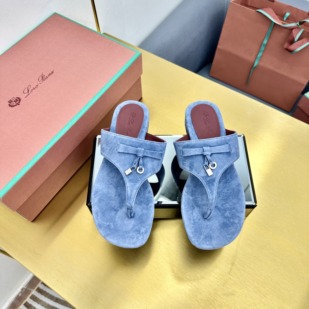 NO:381914,High version 2025 official website LP new product is available for sale Loro Piana (the same style and slippers on the official website｜Made of Wish Yangjing fabric｜The upper is made of high-quality cashmere｜Foot-up cashmere, footbed silk sheepskin, all-round one-to-one recovery counter process flow｜High process flow｜Italian imported genuine leather sole Original craft sole｜Heel height 1.5cm (full real cashmere) / Not a normal heavy rubber sole on the market Size34-41 size (40, 41. Customized) Super super hot, split-toe shoes, loro piano, loro piano, slippers, sheepskin, sheep19860909高版本 2025官网 LP新品发售Loro Piana(官网同款同款拖鞋｜采用 Wish 羊京面料制作｜鞋面采用优质特级羊绒｜垫脚羊绒,垫脚丝绸羊皮,全方位一比一复原专柜工艺流程｜高工艺工艺流程｜意大利进口真皮底 原版工艺大底｜跟高1.5cm(全真羊绒） /绝非市面普通笨重胶底 Size34-41码（40,41.定制）超级超级火爆,分趾鞋,loro piana,loro piana,slippers,sheepskin,sheep,Women's Shoes