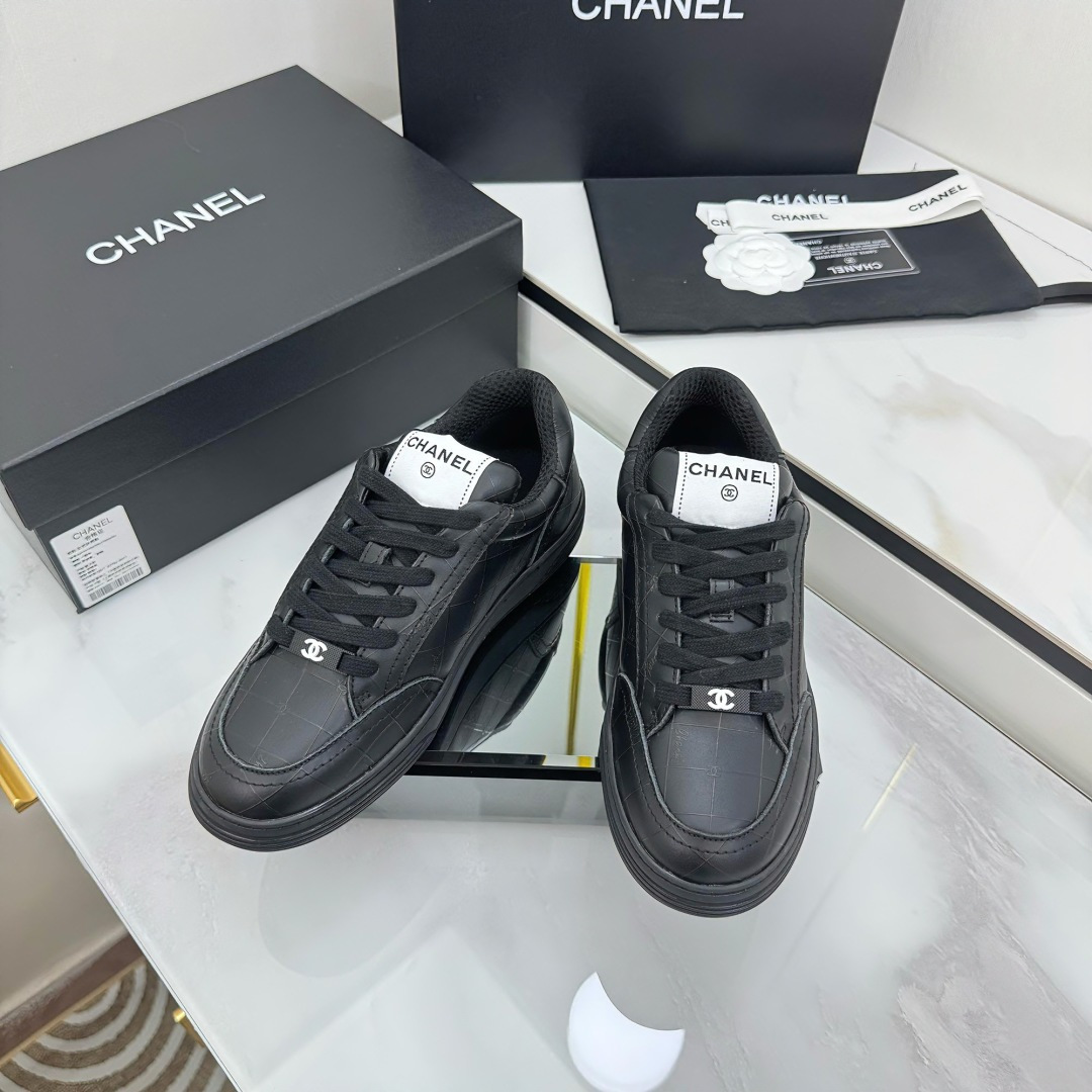 Chanel香奈儿 熊猫配色全皮小白鞋 スポーツ・カジュアル