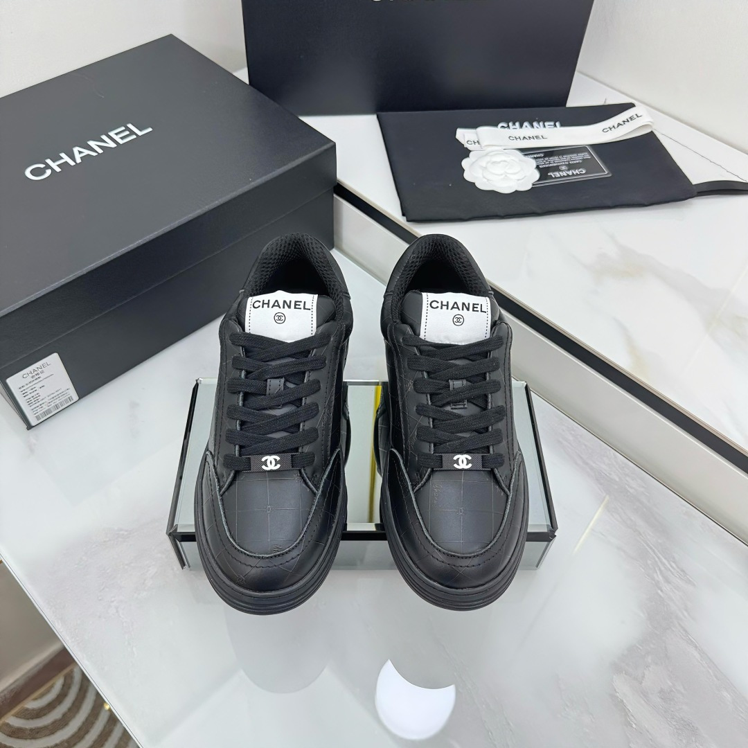 Chanel香奈儿 熊猫配色全皮小白鞋 スポーツ・カジュアル