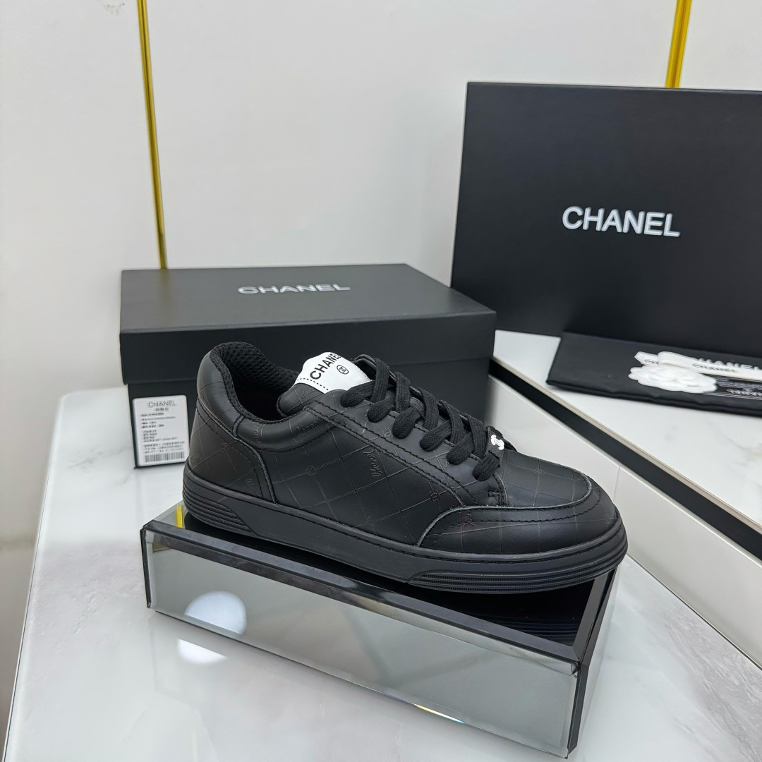 Chanel香奈儿 熊猫配色全皮小白鞋 スポーツ・カジュアル