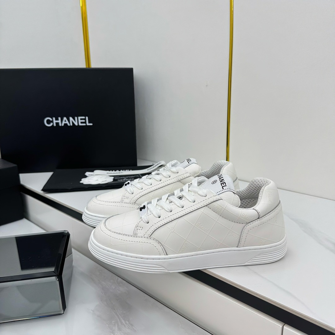 Chanel香奈儿25最新款 熊猫配色 全皮小白鞋