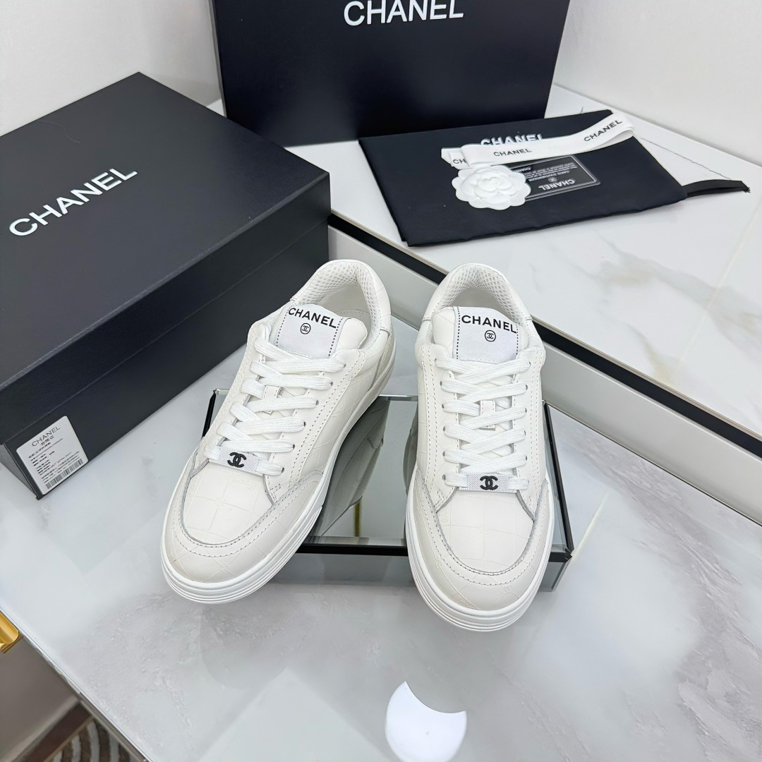 Chanel香奈儿25最新款 熊猫配色 全皮小白鞋