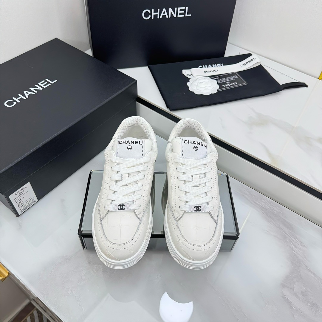 Chanel香奈儿25最新款 熊猫配色 全皮小白鞋