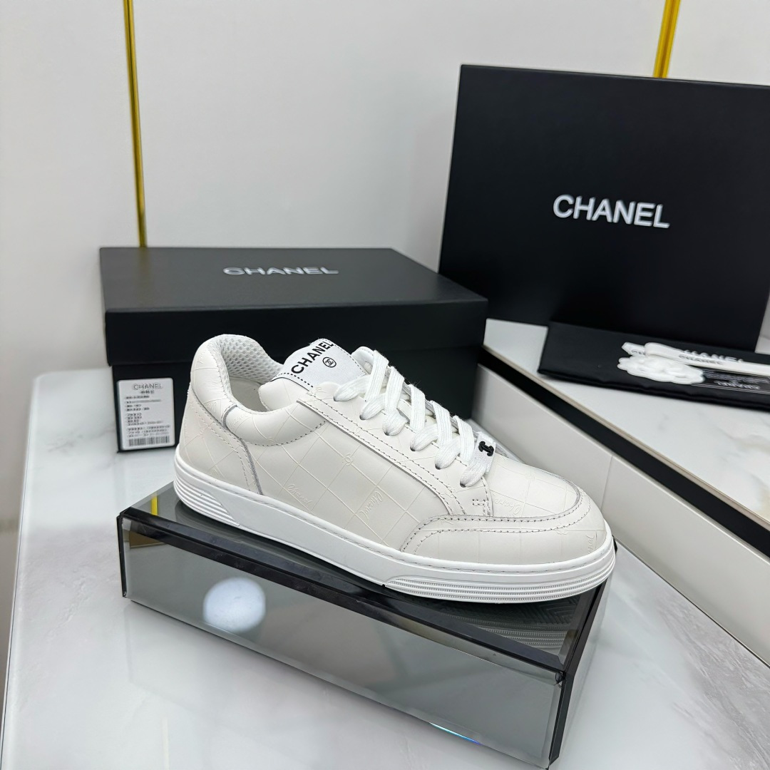 Chanel香奈儿25最新款 熊猫配色 全皮小白鞋