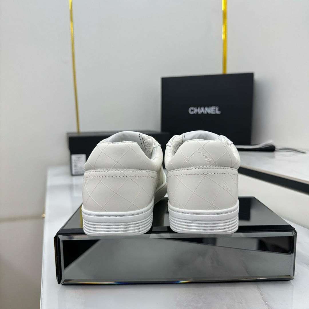 Chanel香奈儿25最新款 熊猫配色 全皮小白鞋