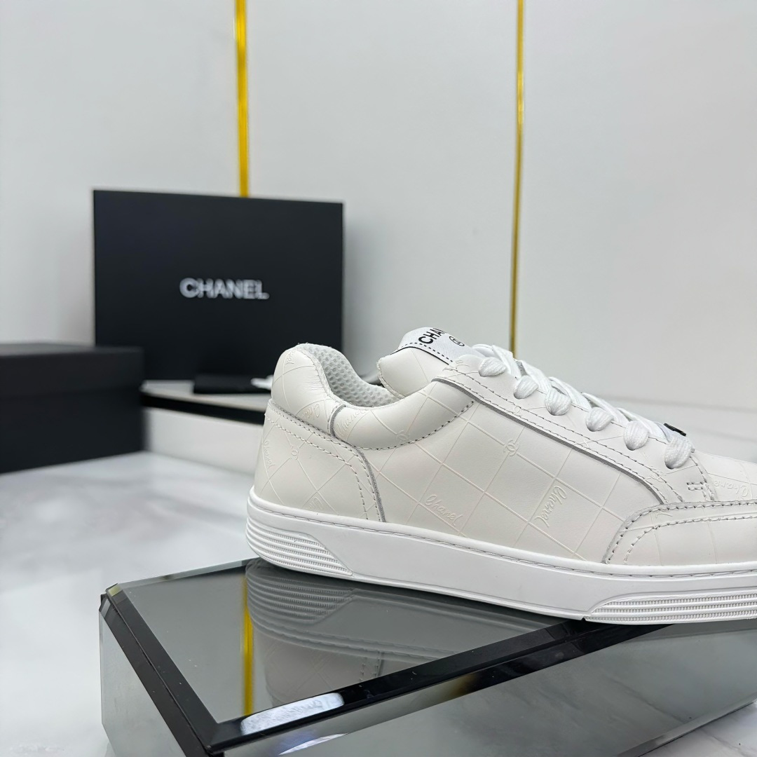 Chanel香奈儿25最新款 熊猫配色 全皮小白鞋