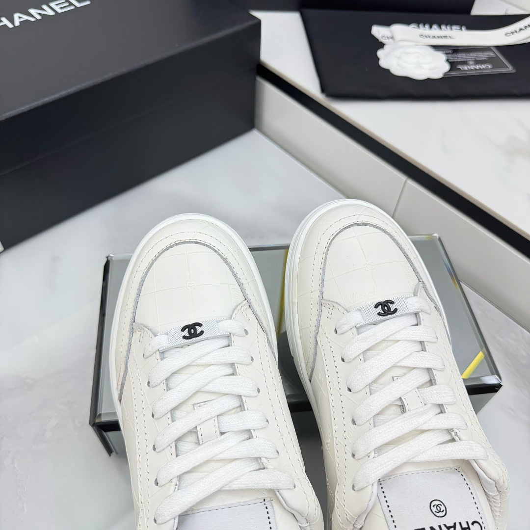 Chanel香奈儿25最新款 熊猫配色 全皮小白鞋