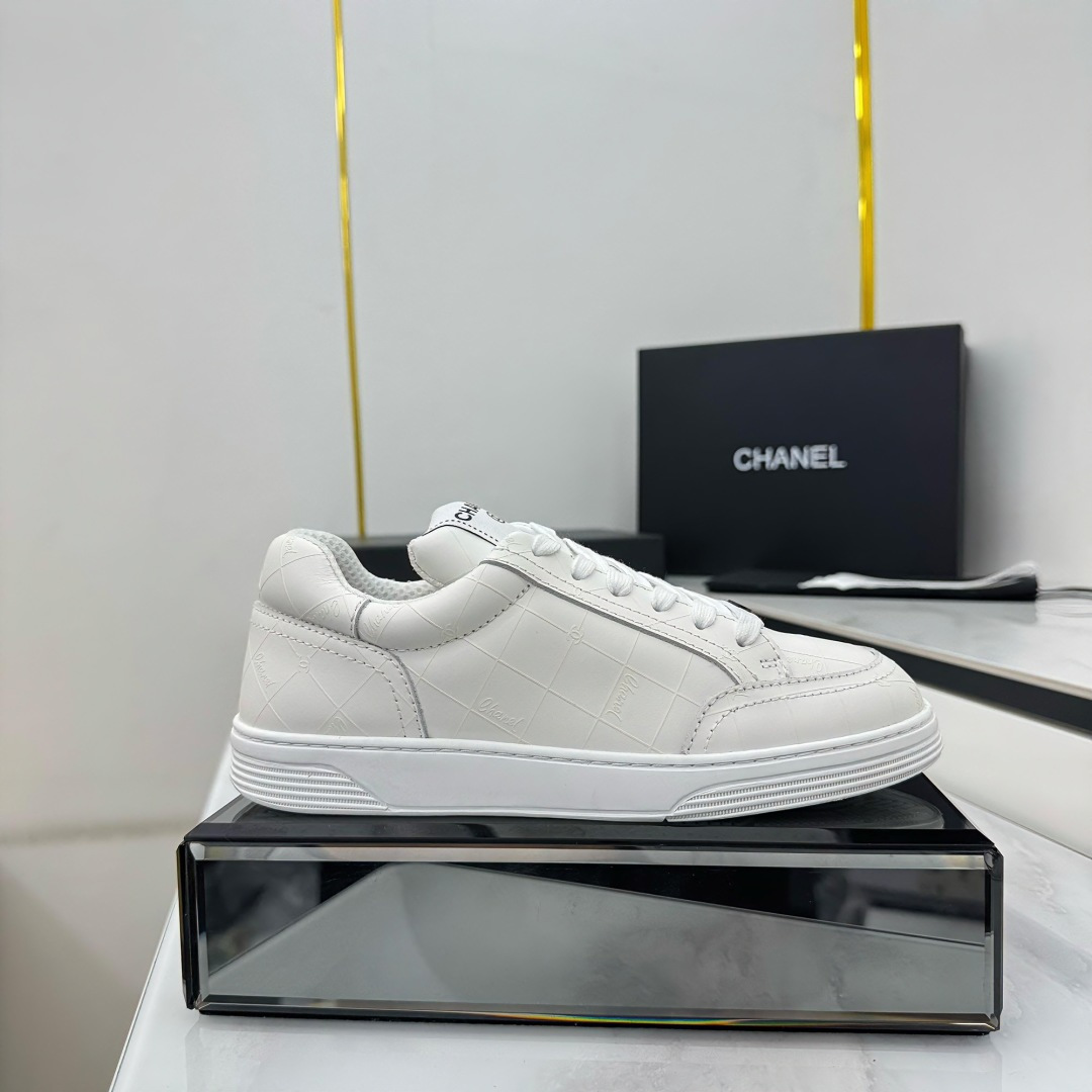 Chanel香奈儿25最新款 熊猫配色 全皮小白鞋