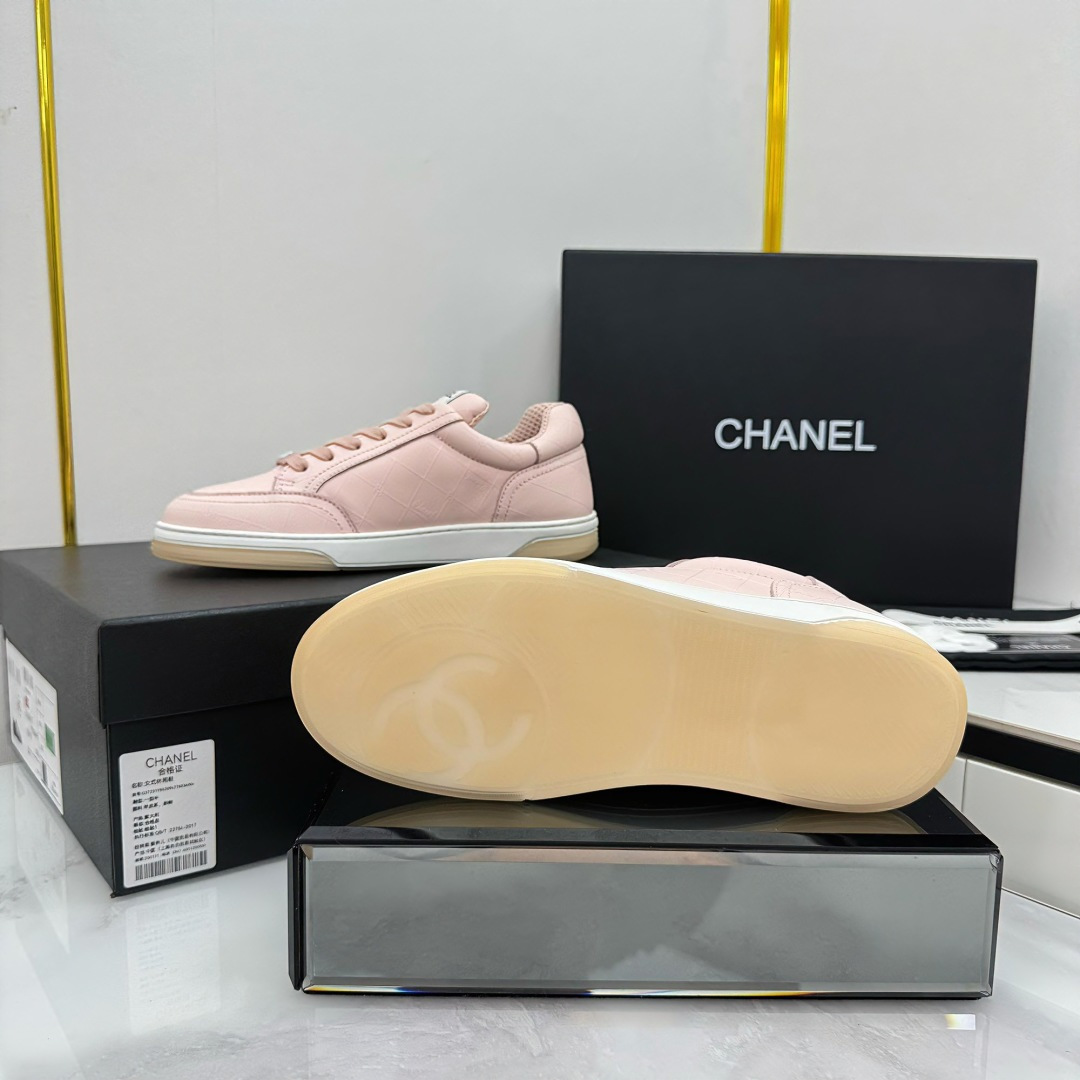 Chanel香奈儿25最新款 熊猫配色 全皮小白鞋