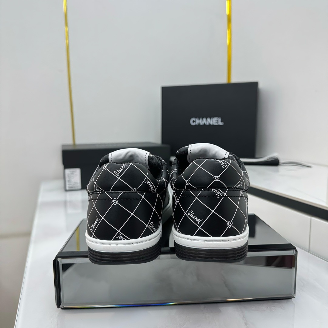 Chanel香奈儿25最新款 熊猫配色 全皮小白鞋