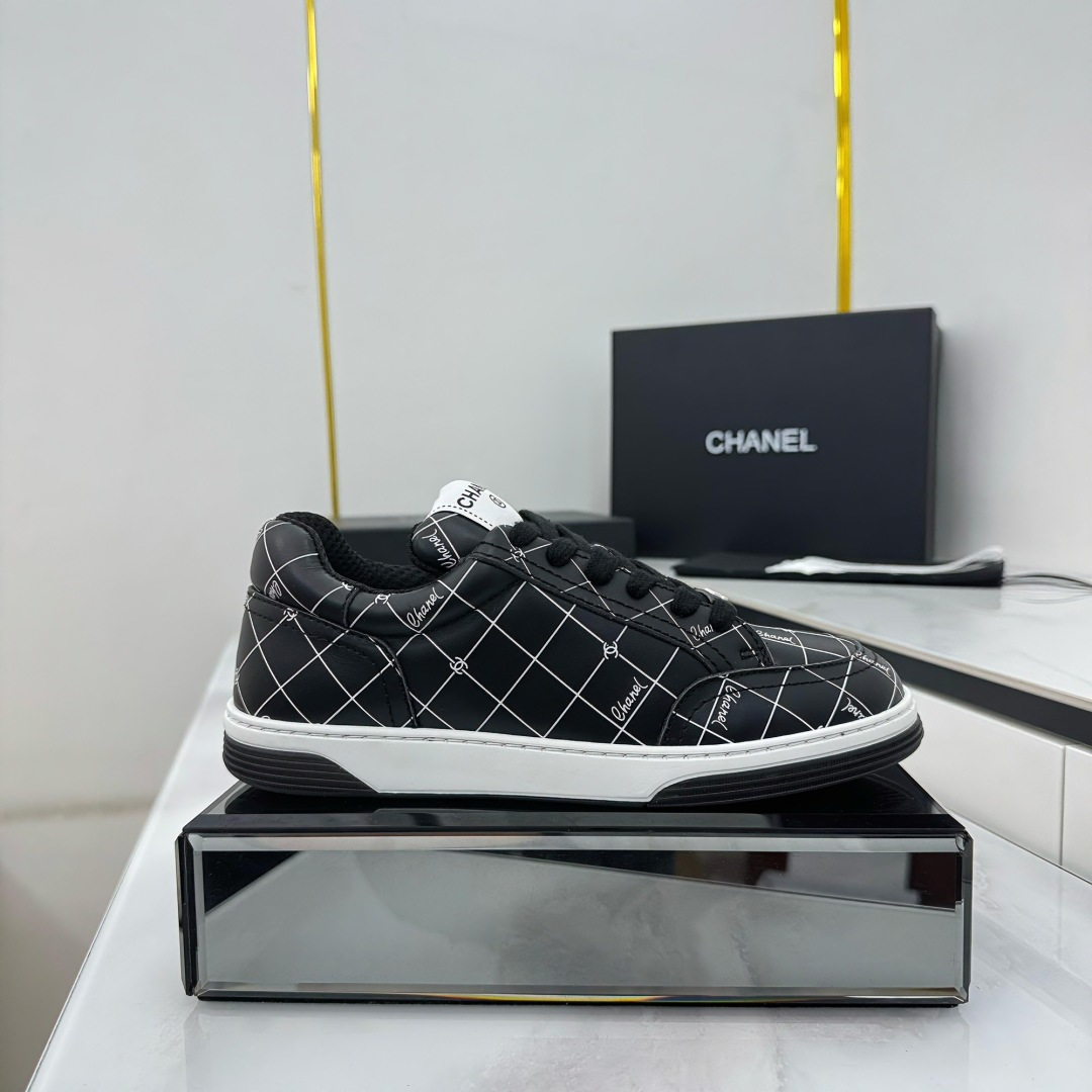 Chanel香奈儿25最新款 熊猫配色 全皮小白鞋