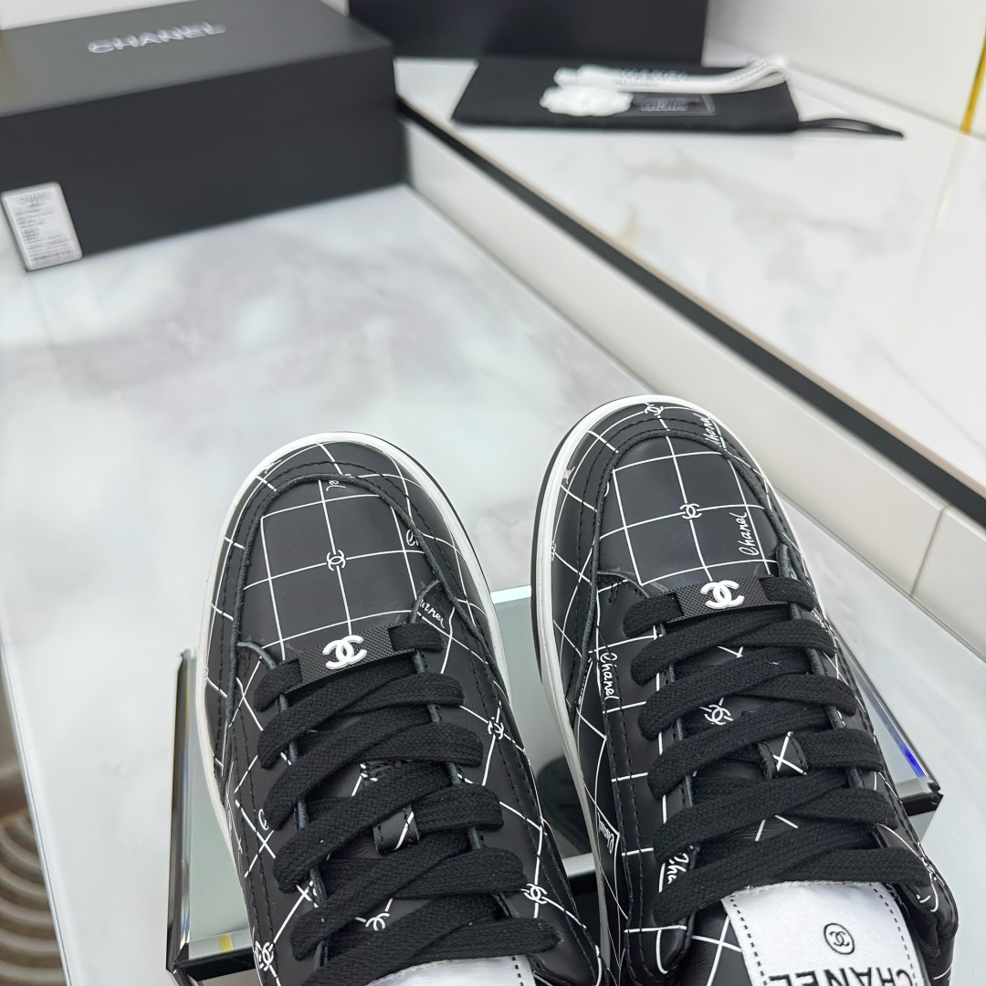 Chanel香奈儿25最新款 熊猫配色 全皮小白鞋