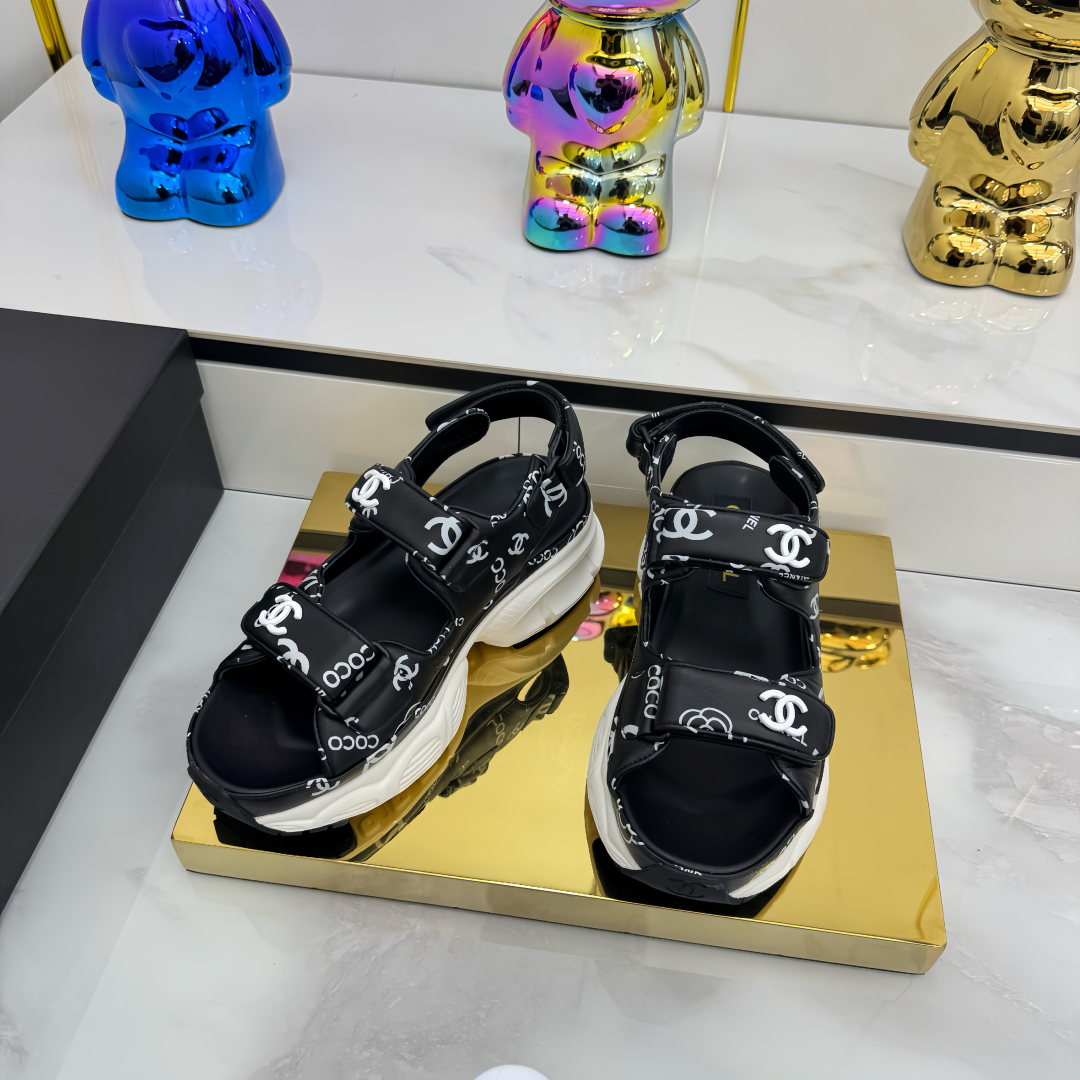 Chanel 25SS Velcro Beach Sandals - Stylish & Comfortable Summer Footwear 1 Chanel 25SS Velcro Beach Sandals - Stylish & Comfortable Summer Footwear