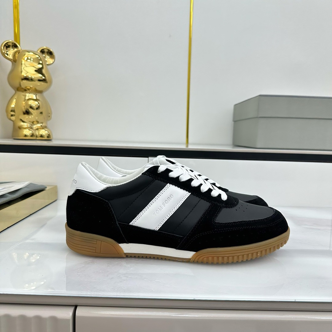 NO:265693,TOMFORD New Couple Style Casual Sports Shoes, imported suede material spliced ​​cowhide fabric, high-end and delicate texture, calfskin footbed, soft skin, simple and not simple, full of retro feel, I like it more and more time!  Size35-44 (45, 46 customized), casual shoes/sports shoes, tom ford, sneakers, cowhide, chamois leather19860909TOMFORD 新款 情侣款 休闲运动鞋,进口麂皮材质拼接牛皮面料,质感高端细腻,小牛皮垫脚,贴肤柔软,简约不简单,复古感十足,越穿越喜欢！ Size35-44（45、46定做）,休闲鞋/运动鞋,tom ford,sneakers,cowhide,chamois leather,Women's Shoes