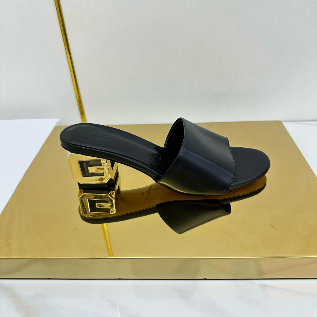 Fashionable Brahma Heel Slipper Style Plant Bid at $425 – Cow Skin Fabric, Sheep Skin Inside. - 图片 2