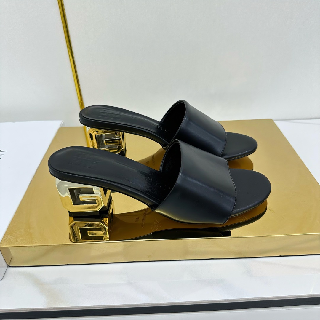 Fashionable Brahma Heel Slipper Style Plant Bid at $425 – Cow Skin Fabric, Sheep Skin Inside. - 图片 7