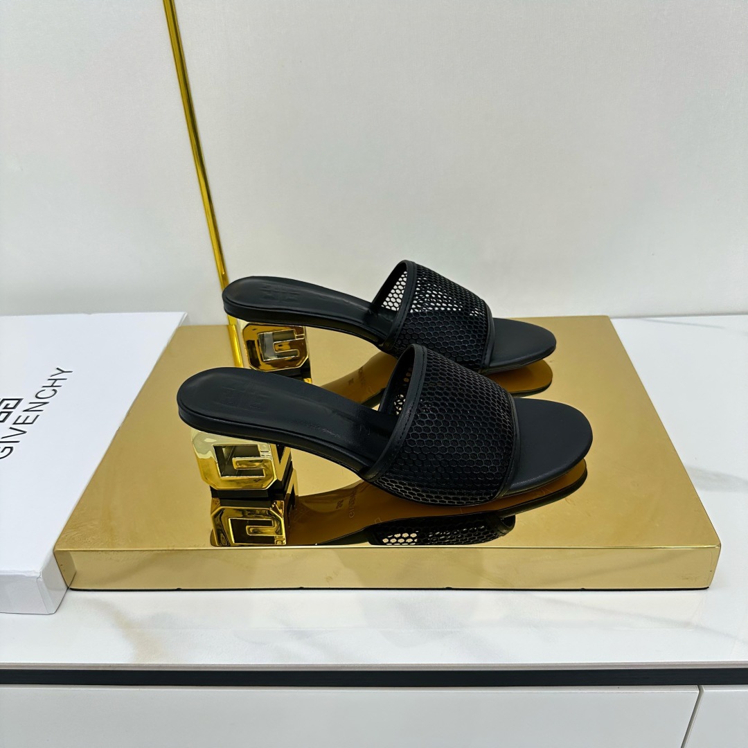Fashionable Brahma Heel Slipper: Stylish Plant Bid P 425 💰 Sandals in Black Cow Skin. - 图片 1