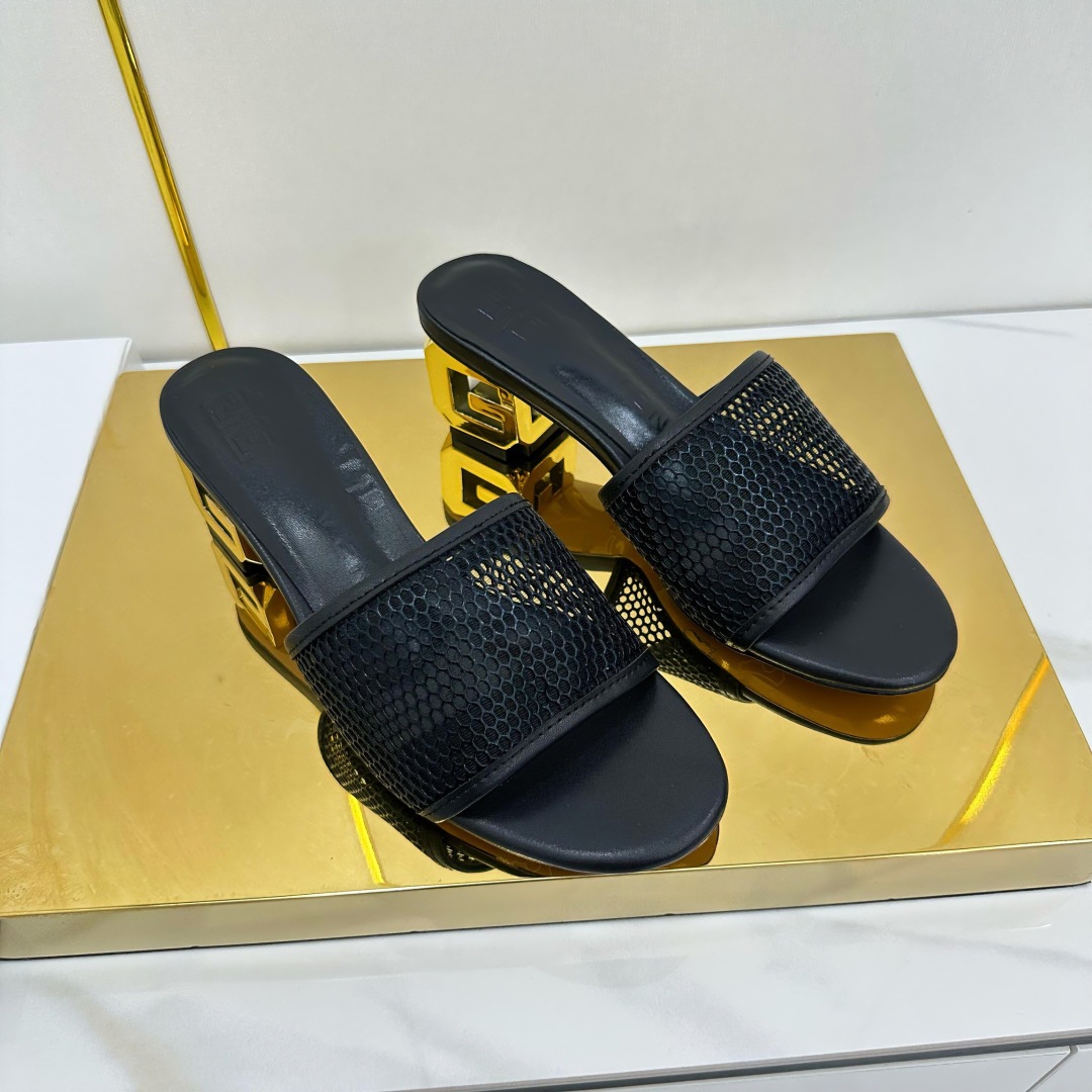 Fashionable Brahma Heel Slipper: Stylish Plant Bid P 425 💰 Sandals in Black Cow Skin. - 图片 7