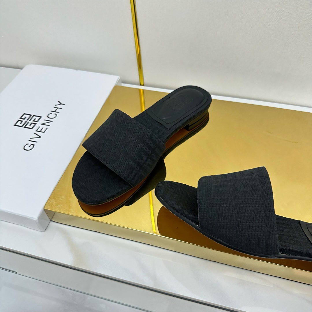 Fashionable Brahma Heel Slipper: Stylish Black Cow Skin Sandals with Sheepskin Lining. - 图片 5