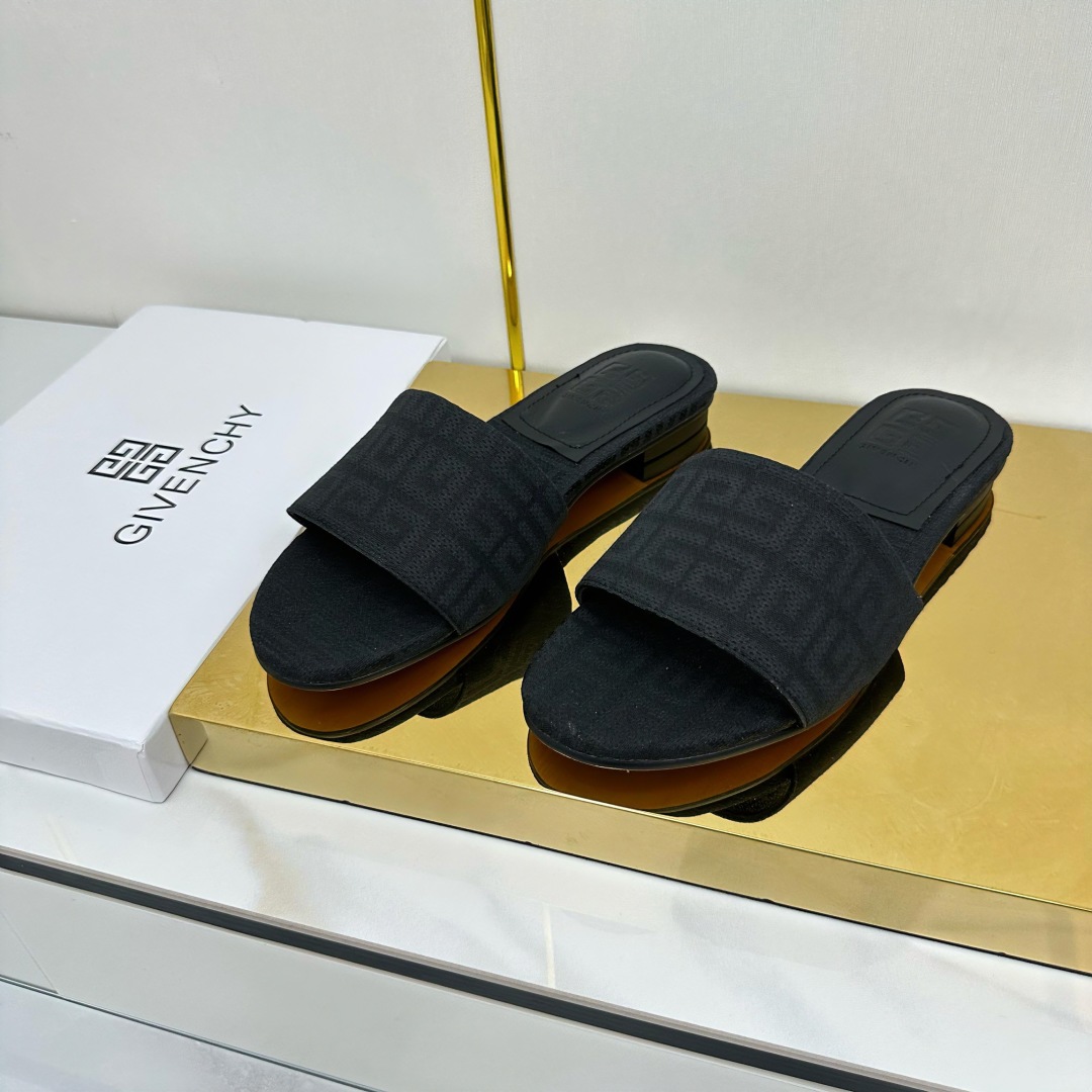 Fashionable Brahma Heel Slipper: Stylish Black Cow Skin Sandals with Sheepskin Lining. - 图片 7